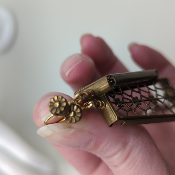 Vintage Filigree Floral Panel Stretch Bracelet and Matching Earrings - Picture 10 of 11